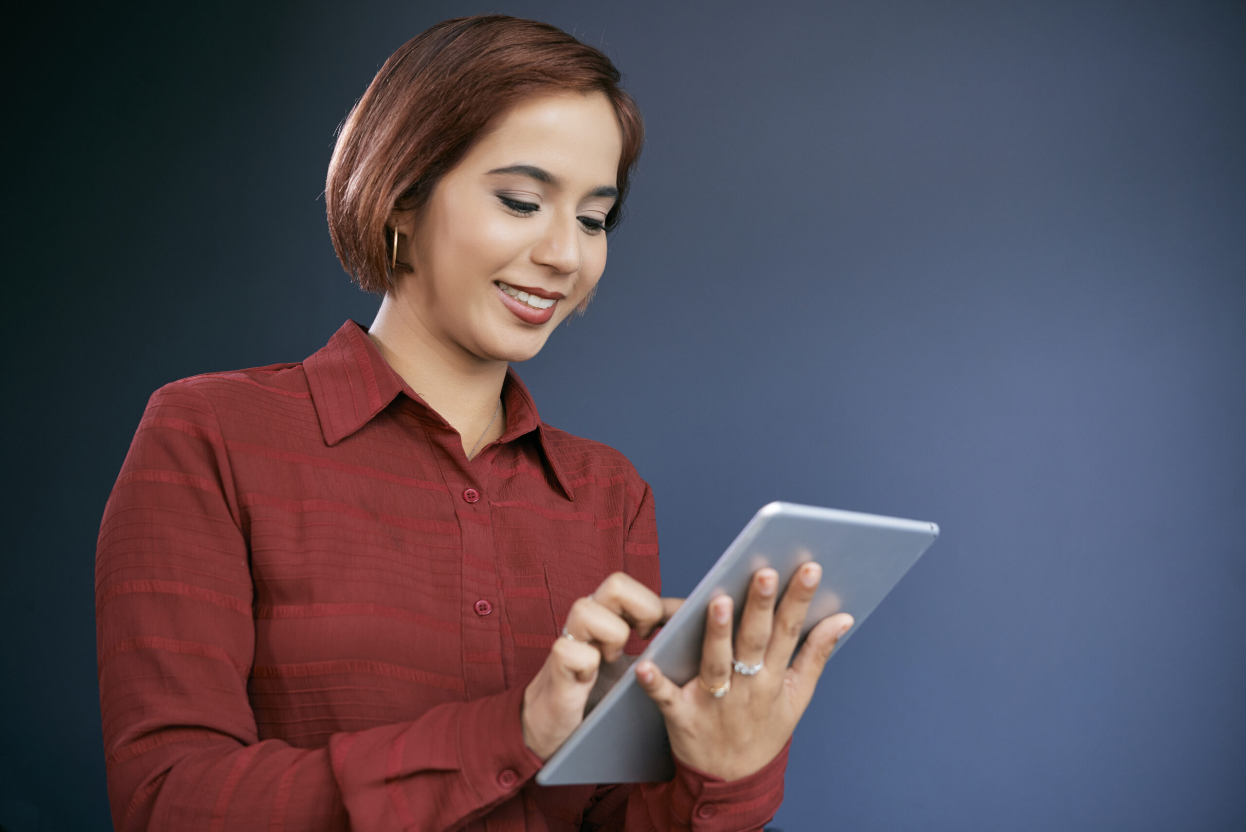 Businesswoman working on tablet